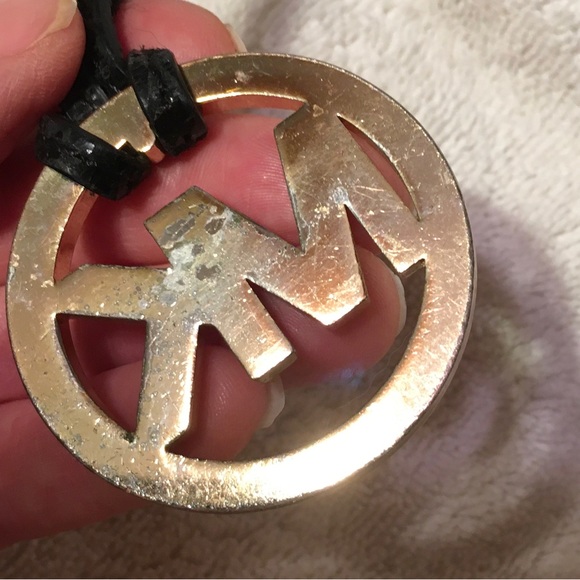 Michael Kors MK Charm Hang Tag Gold Tone Keychain Key Fob Charm - Picture 9 of 9